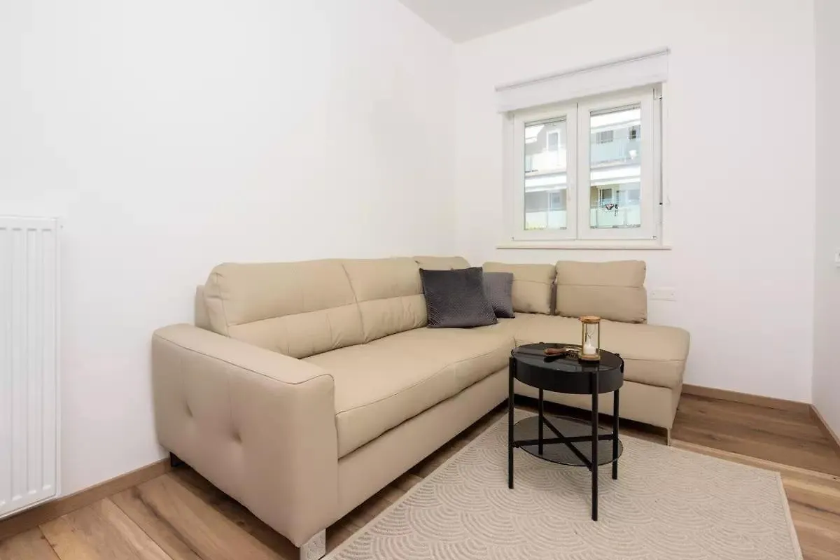 Apartment In Crikvenica 45025