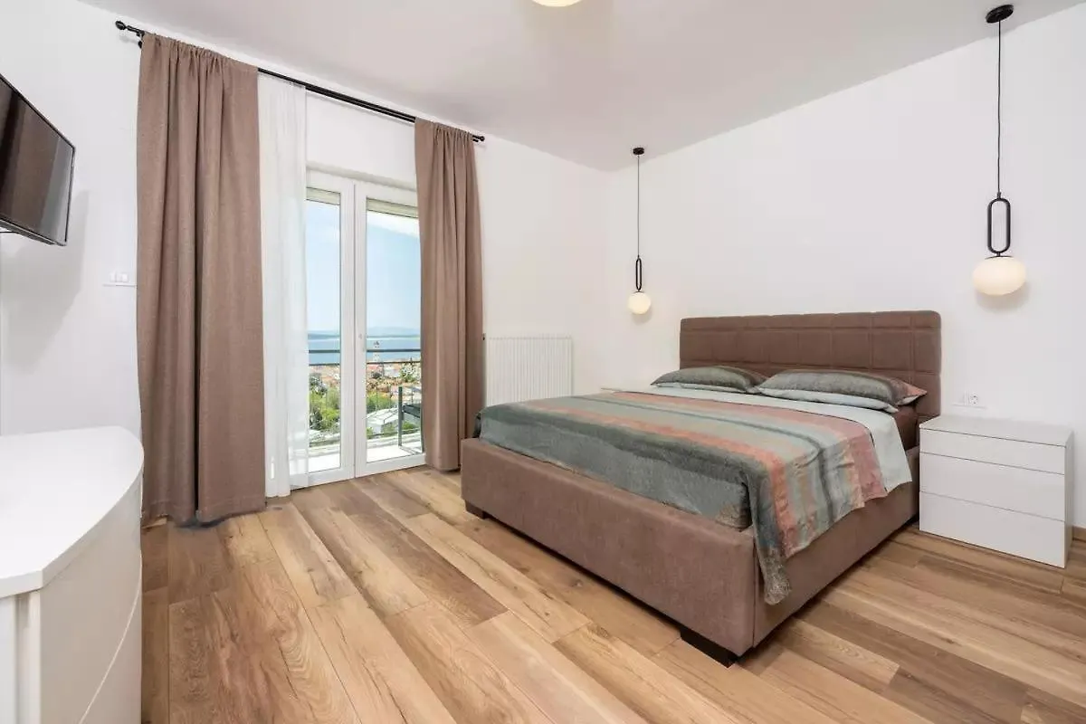 Apartment In Crikvenica 45025