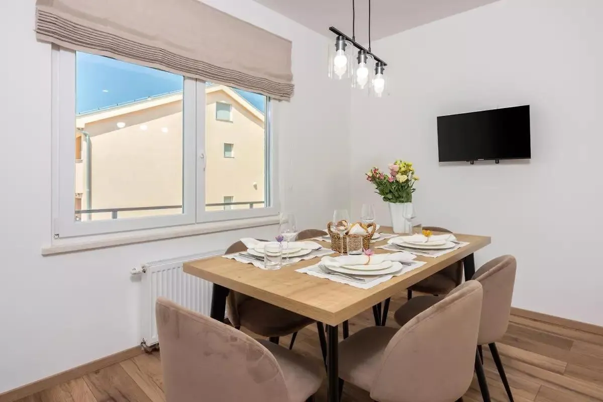 Apartment In Crikvenica 45025