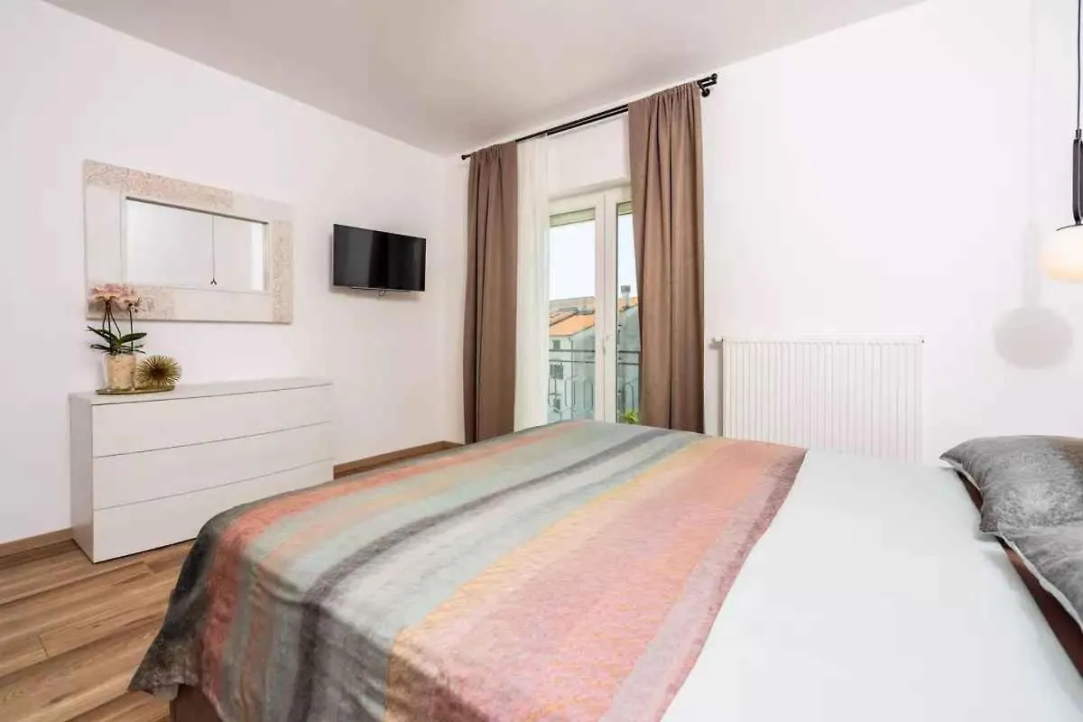 Apartment In Crikvenica 45025