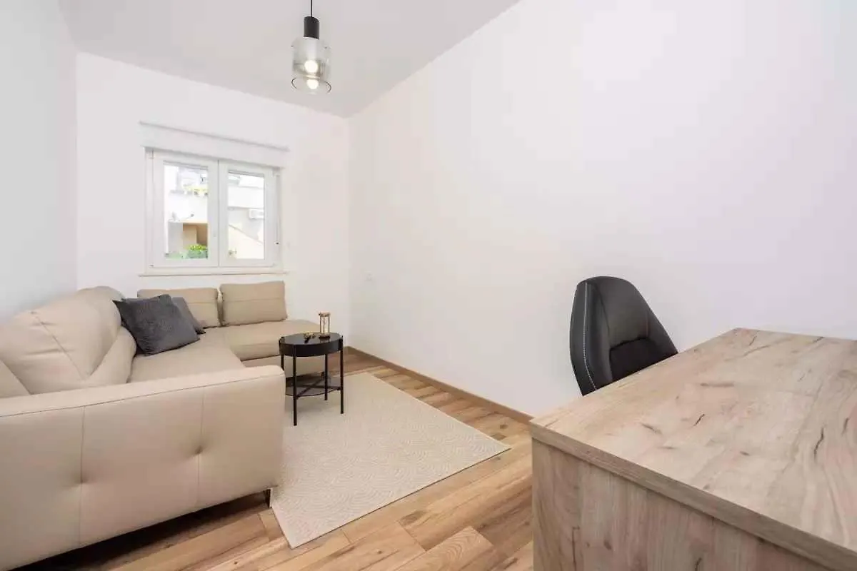 Apartment In Crikvenica 45025