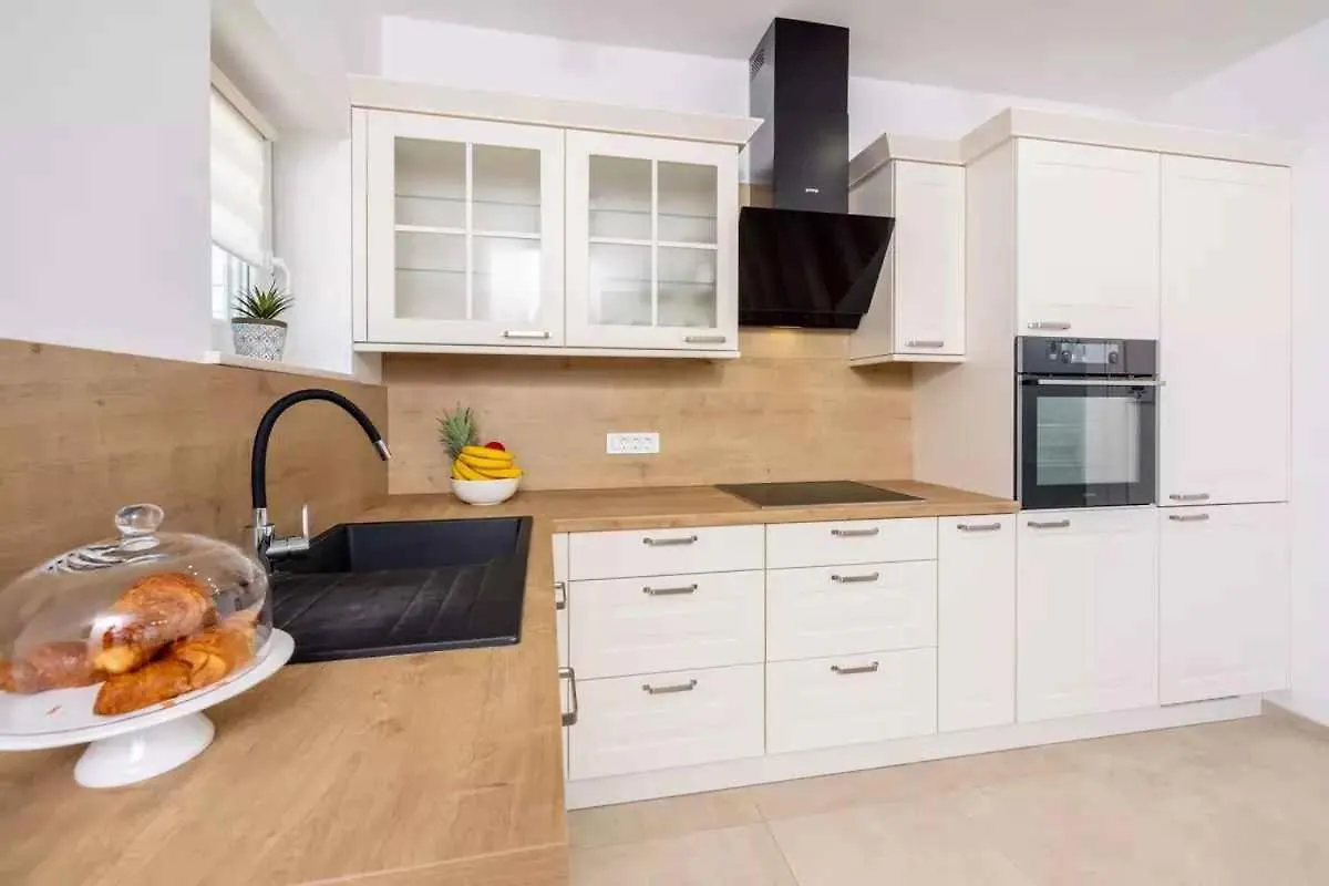 Apartment In Crikvenica 45025