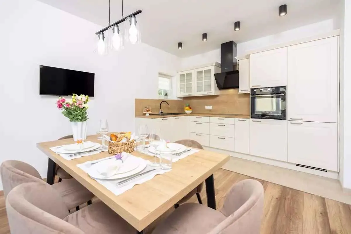 Apartment In Crikvenica 45025