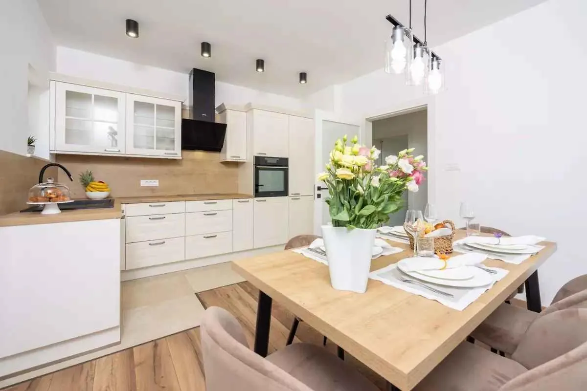 Apartment In Crikvenica 45025